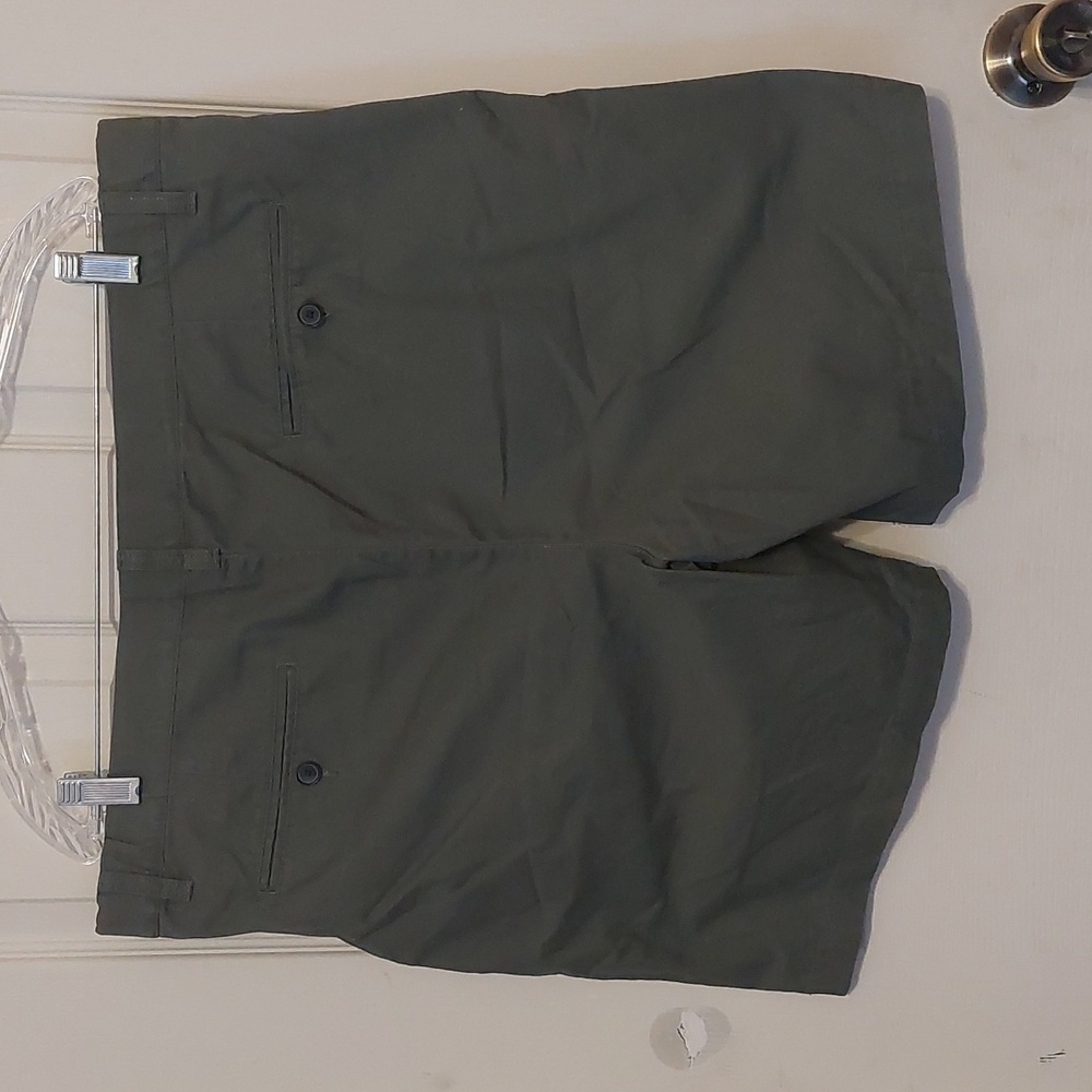 Croft&Barrow Pleated Front Green Khaki Shorts Mens Size 40 - Picture 4 of 6